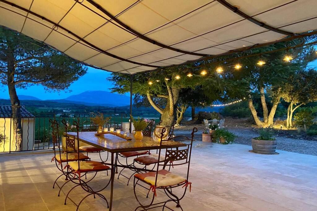 Le Clos Des Pins, Vue Mont Ventoux Roaix Exterior photo